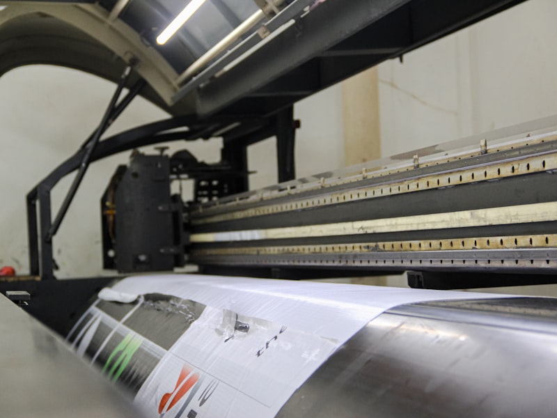 Machine de découpe et façonnage